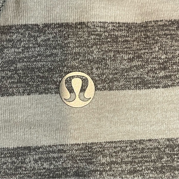Lululemon Race Your Pace 1/4 Zip Gray Striped Size 12 - Picture 14 of 14